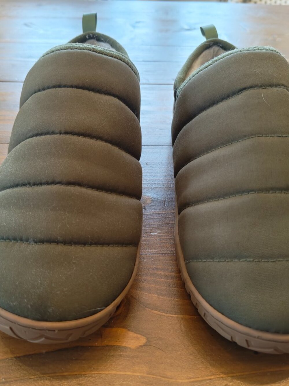 Old Navy Quilted Puff Slippers Men’s 8–9